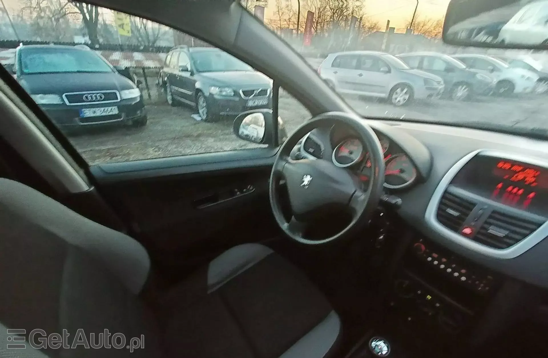 PEUGEOT 207 