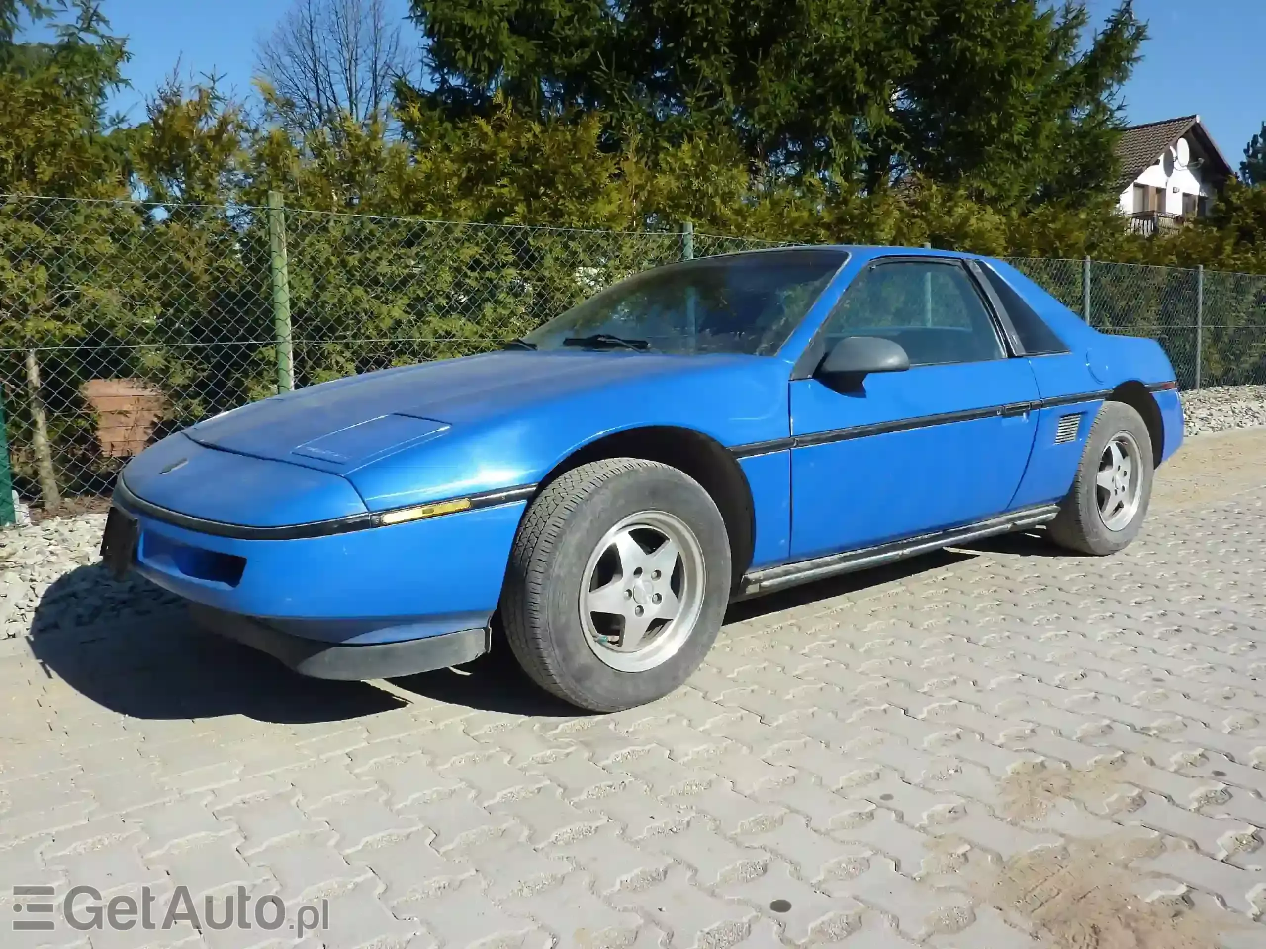 PONTIAC Fiero 