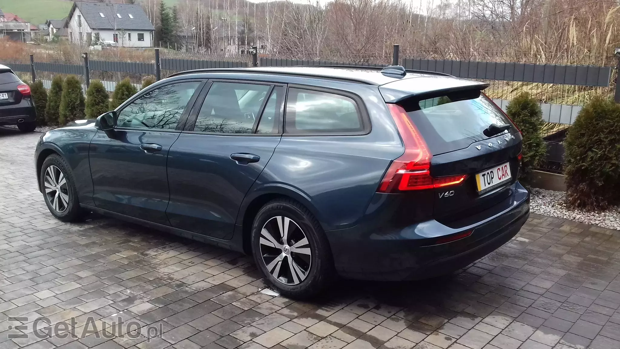 VOLVO V60 