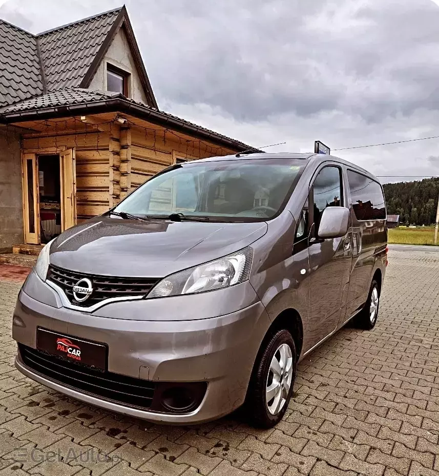 NISSAN NV200 