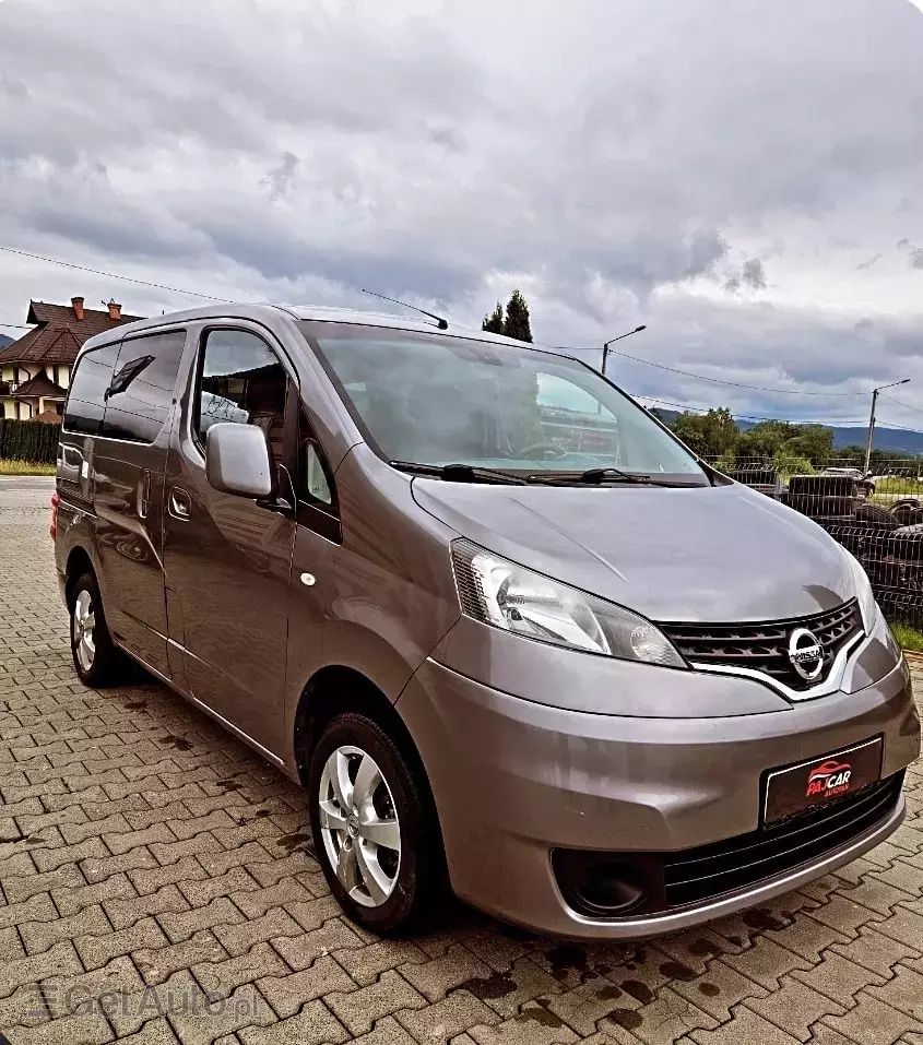 NISSAN NV200 