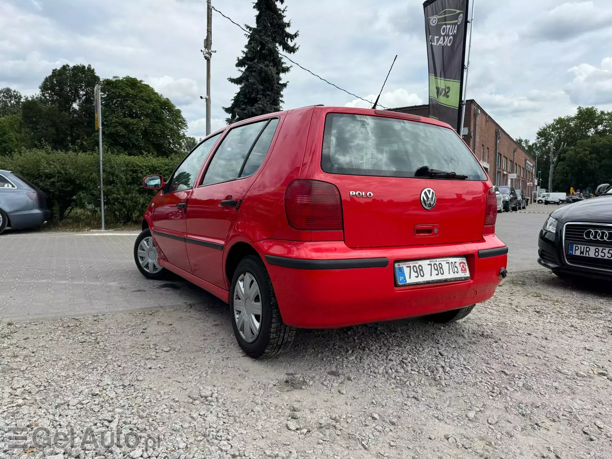 VOLKSWAGEN Polo 