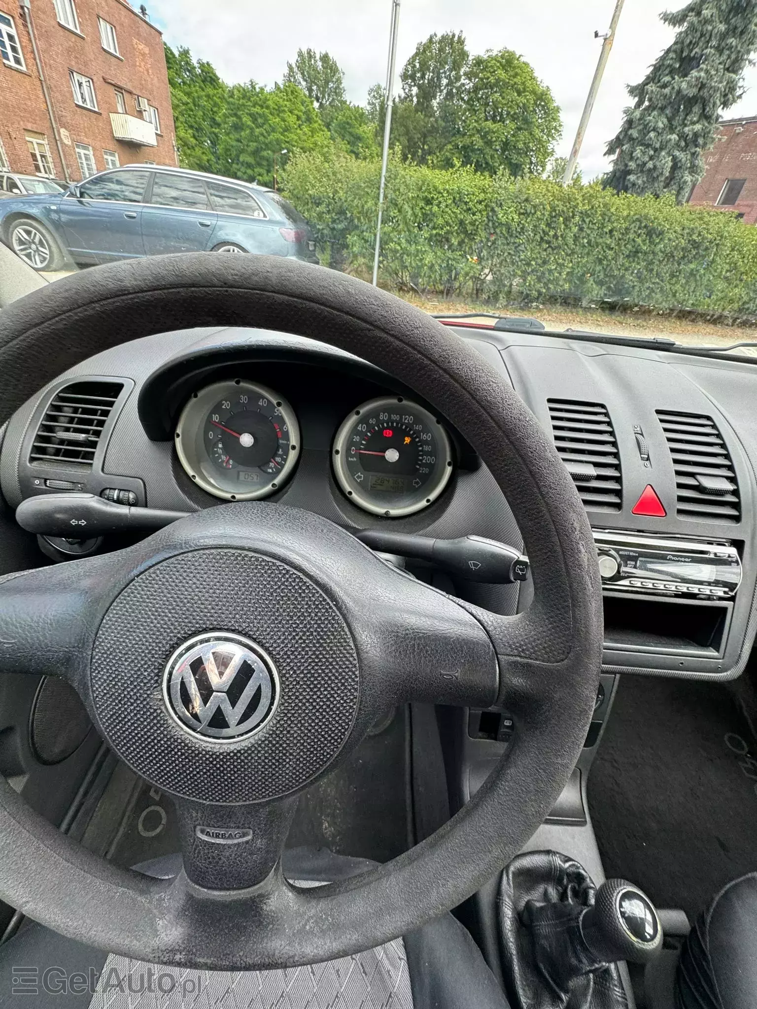 VOLKSWAGEN Polo 