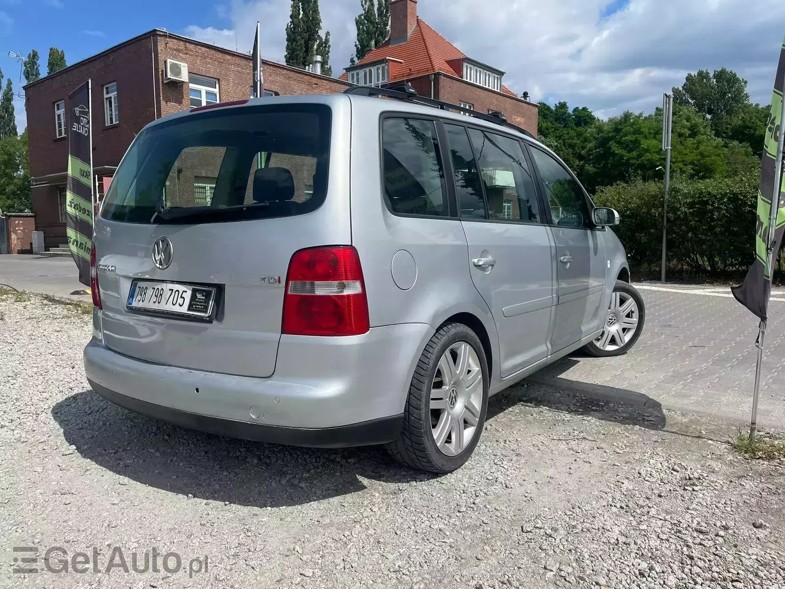 VOLKSWAGEN Touran 