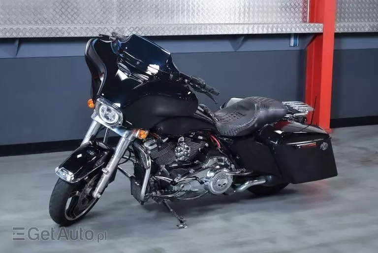 HARLEY-DAVIDSON Street Glide 