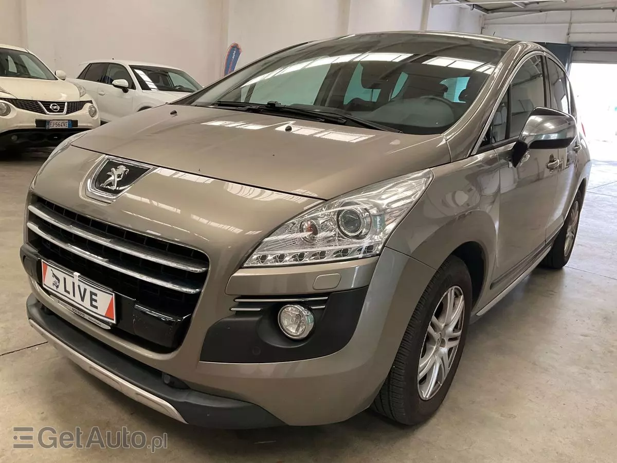 PEUGEOT 3008 Hybrid4 Aut.