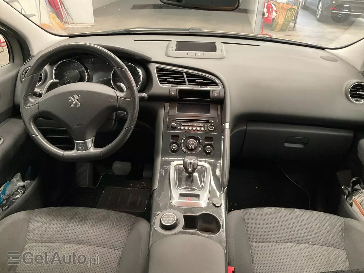 PEUGEOT 3008 Hybrid4 Aut.