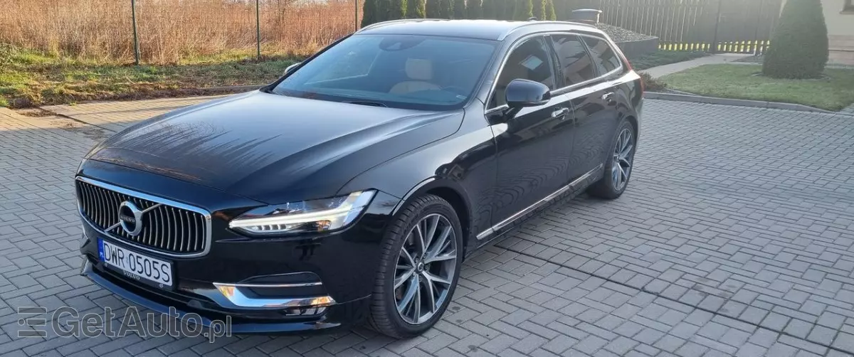 VOLVO V90 