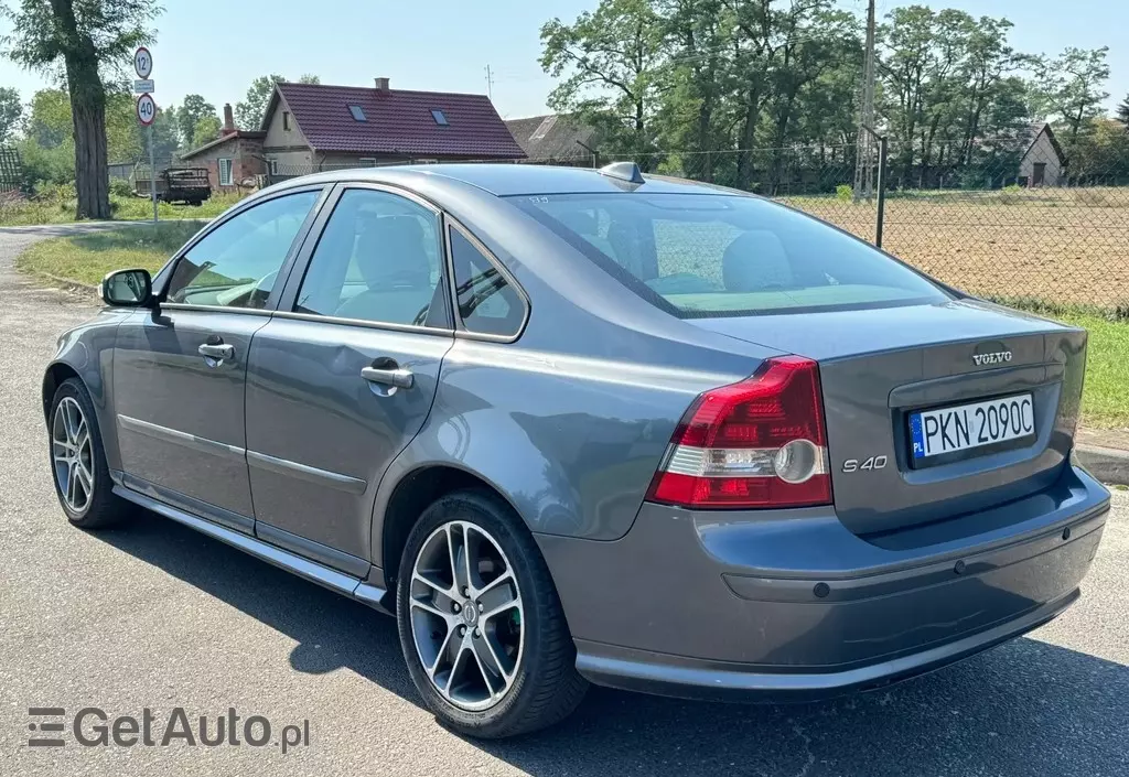 VOLVO S40 