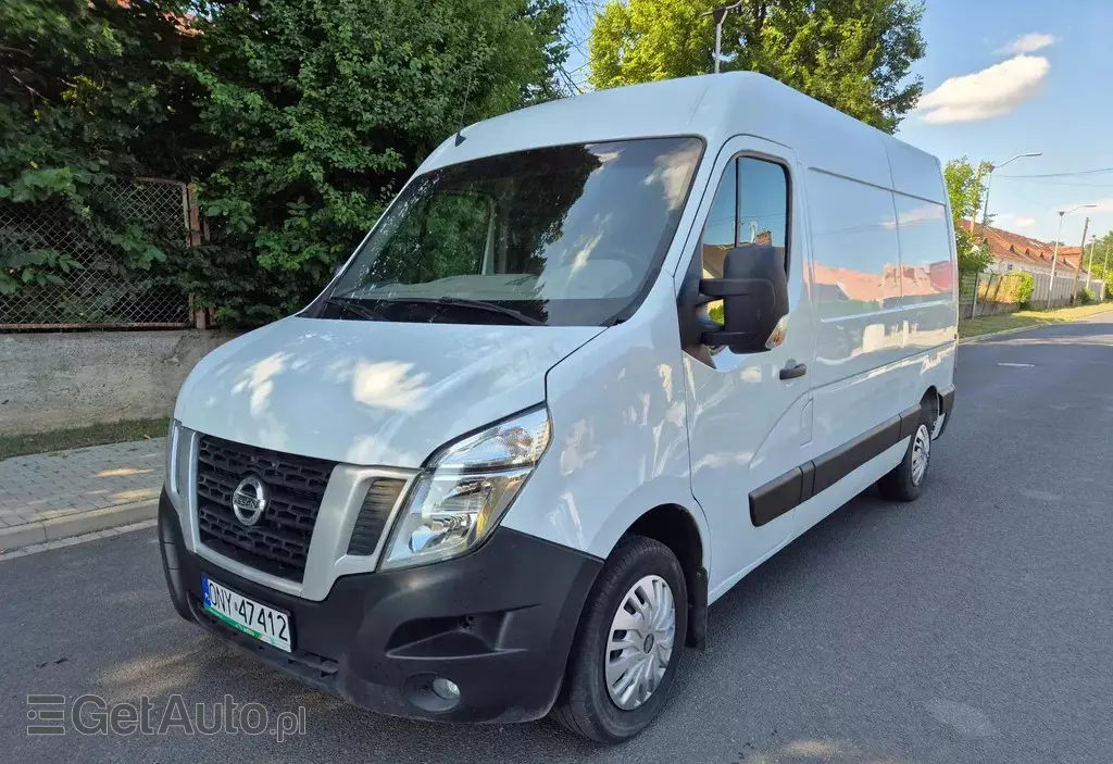 NISSAN NV400 