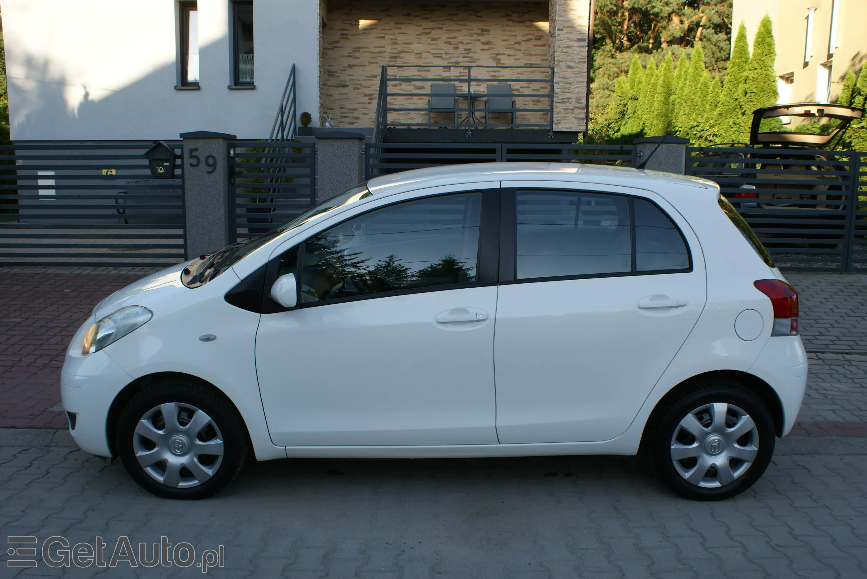 TOYOTA Yaris Sol