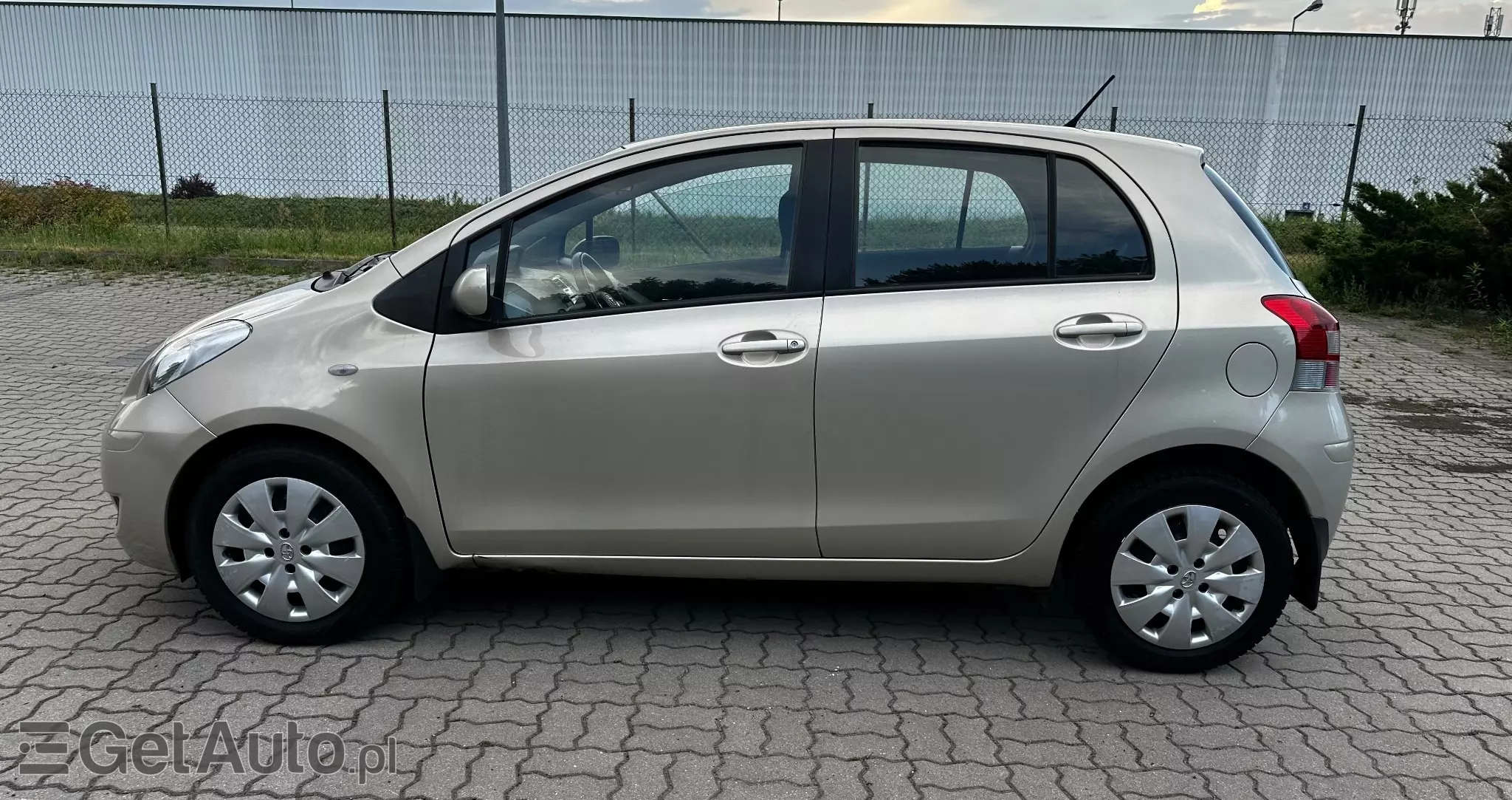 TOYOTA Yaris Sol