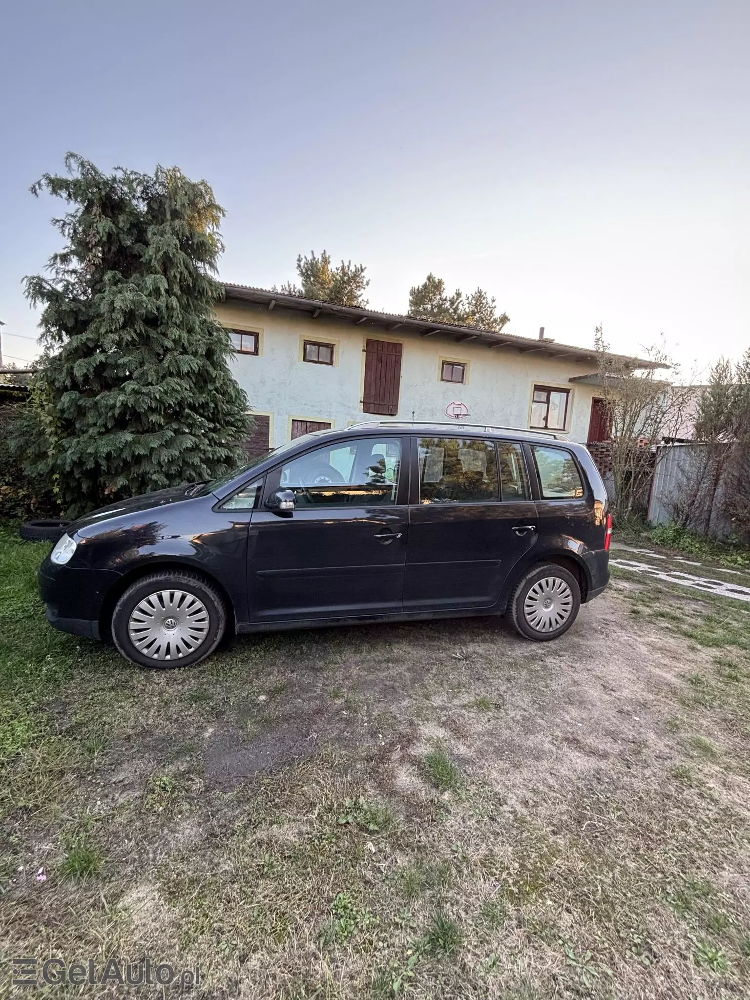 VOLKSWAGEN Touran 