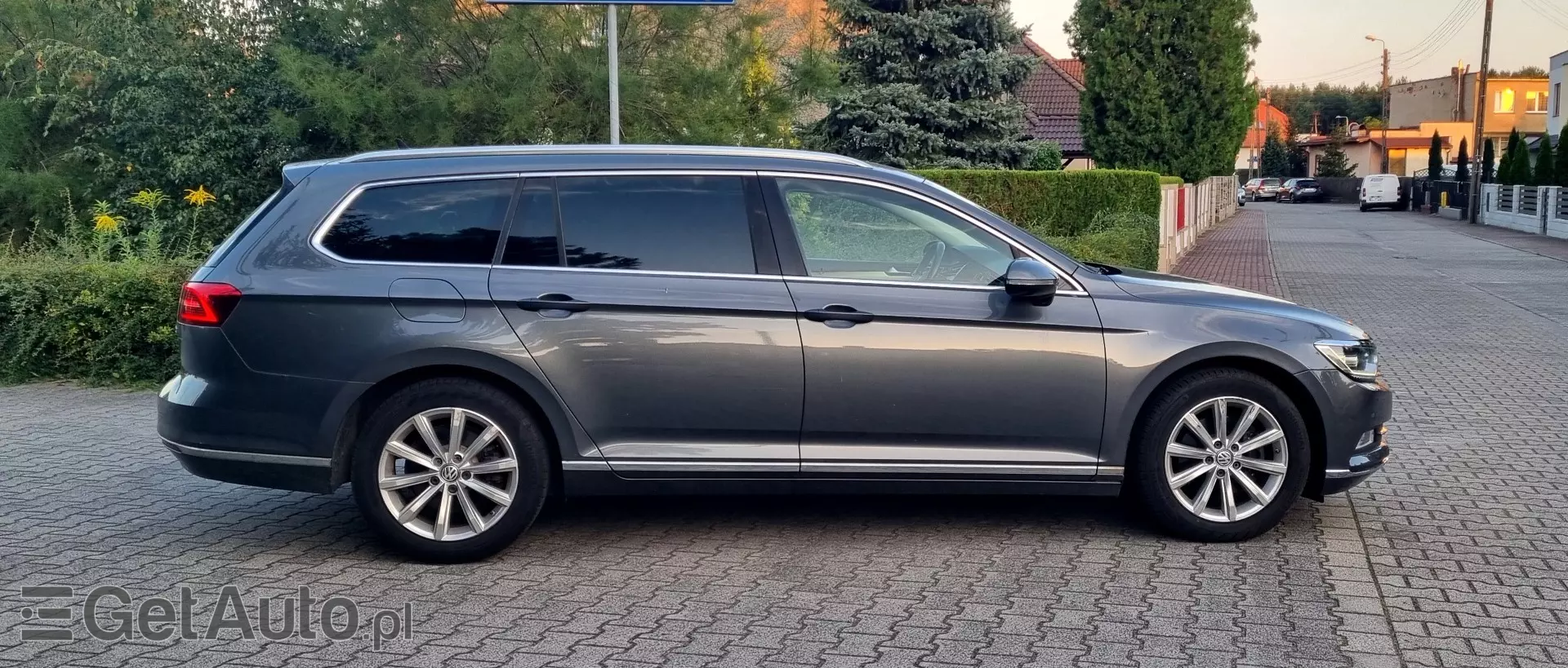 VOLKSWAGEN Passat Highline