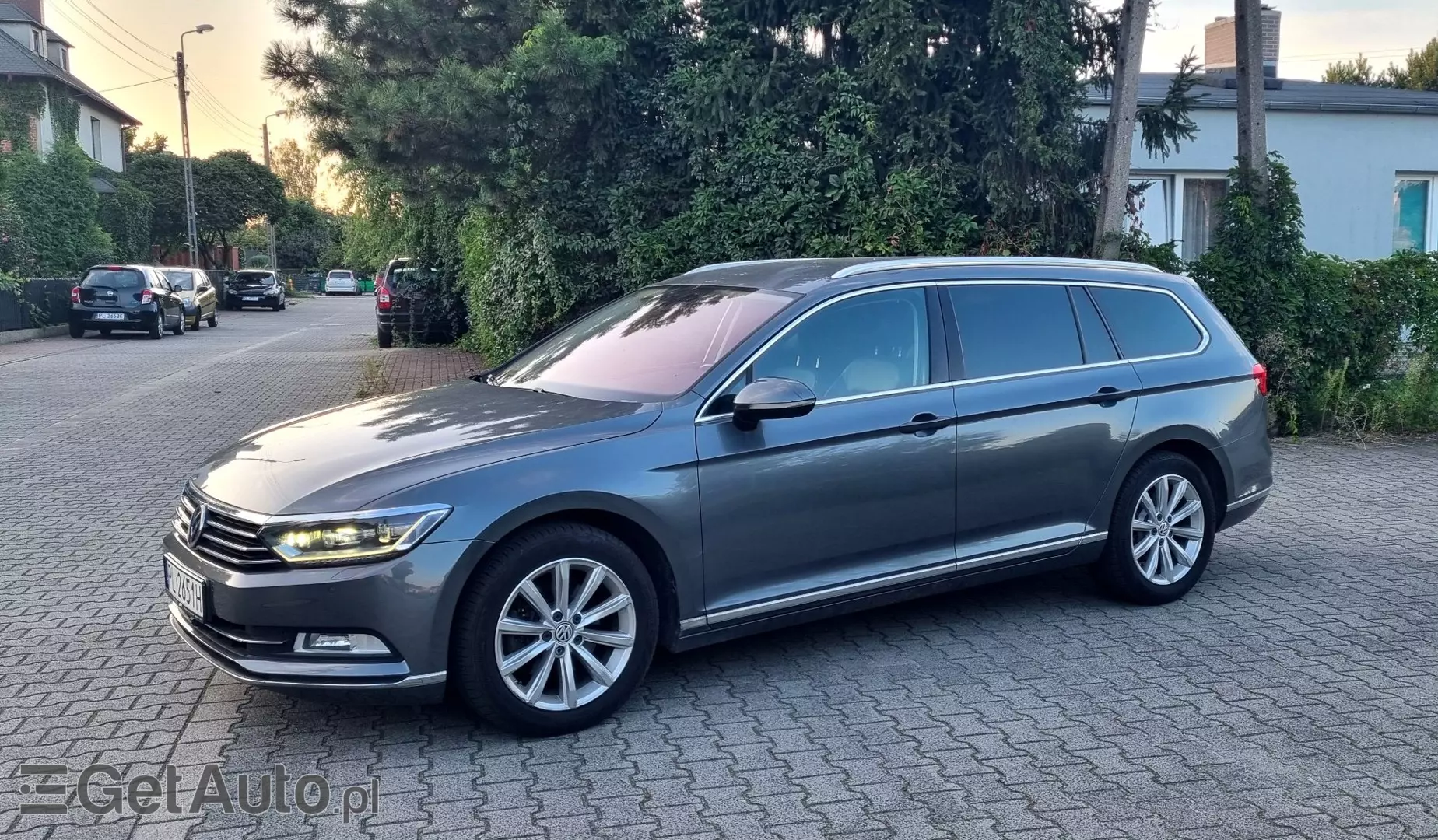 VOLKSWAGEN Passat Highline