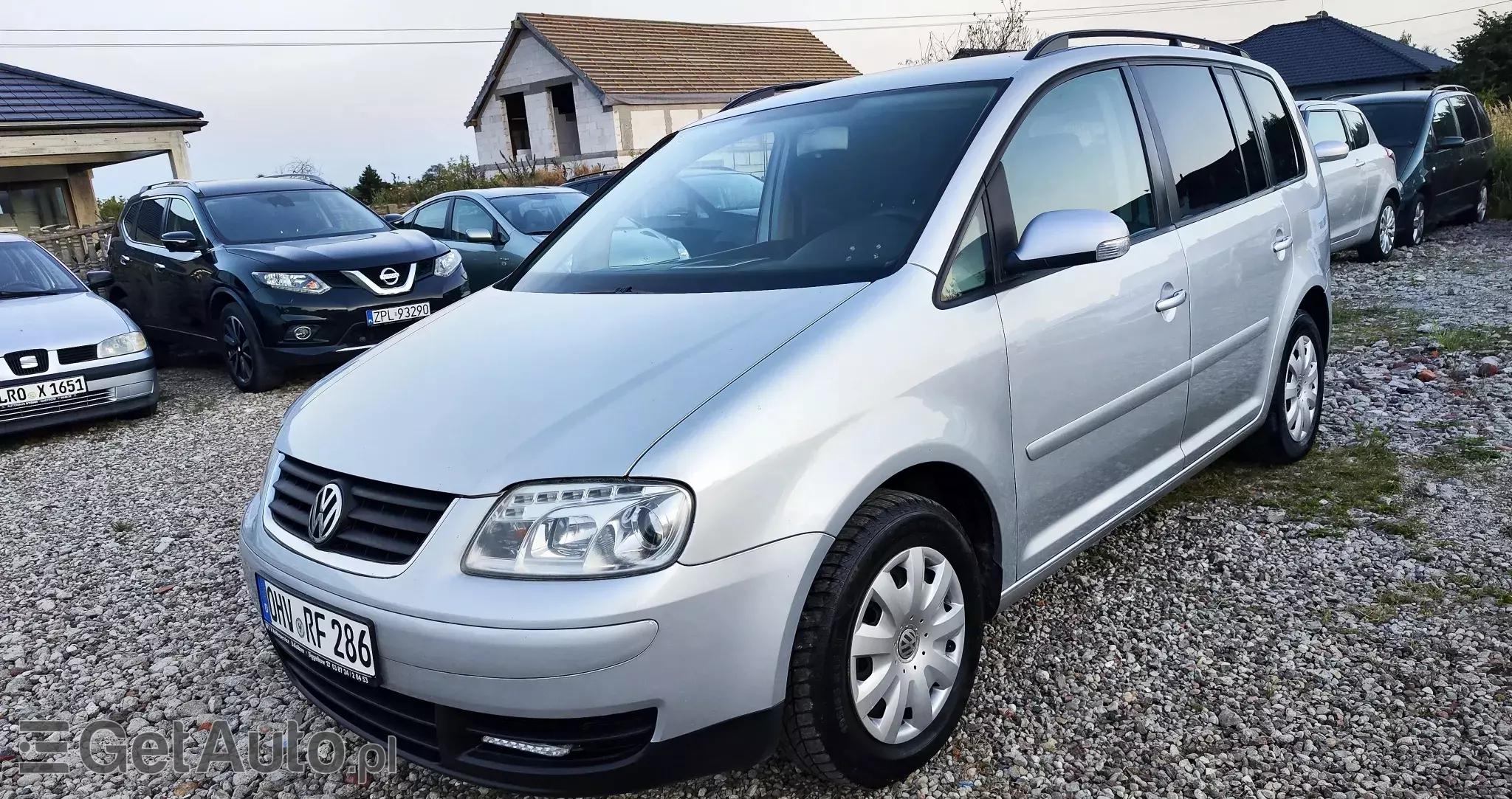 VOLKSWAGEN Touran 