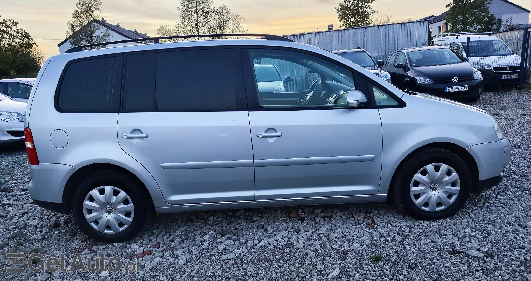 VOLKSWAGEN Touran 