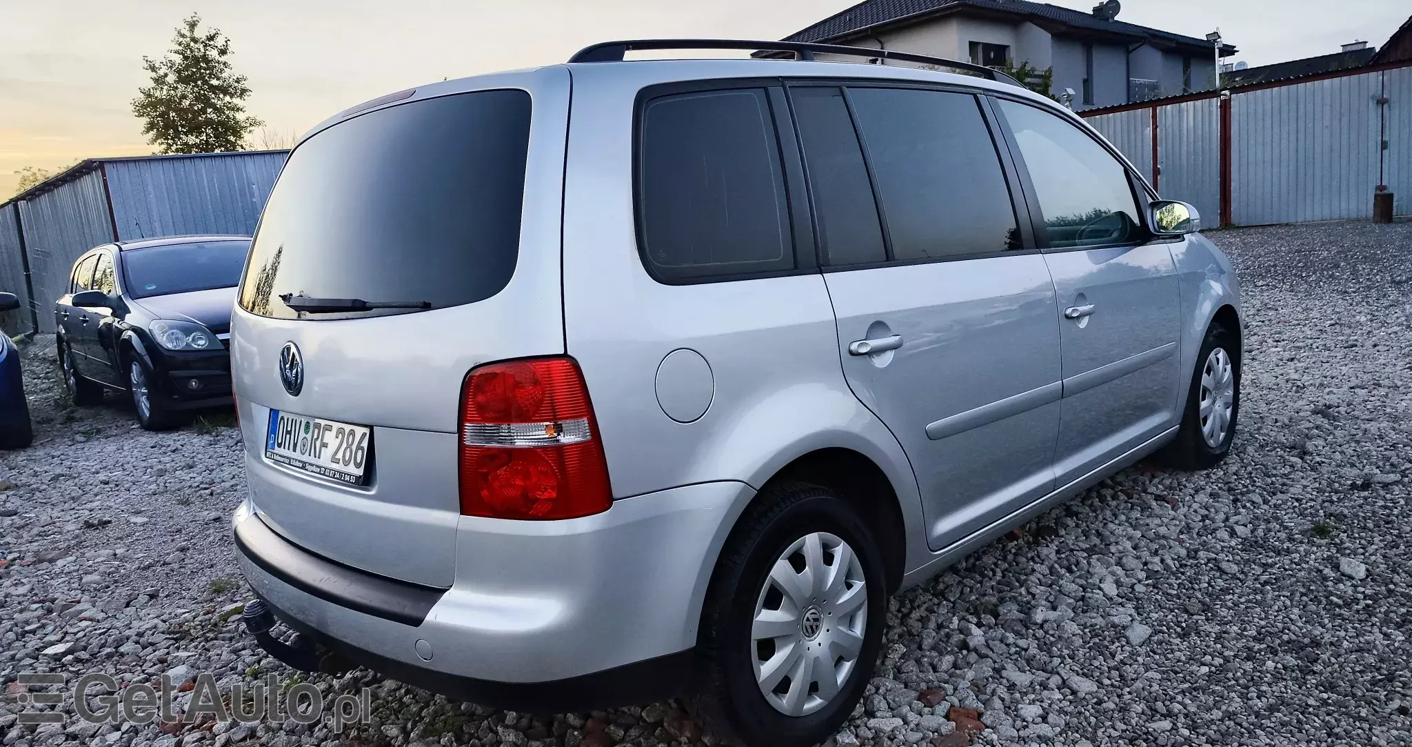 VOLKSWAGEN Touran 