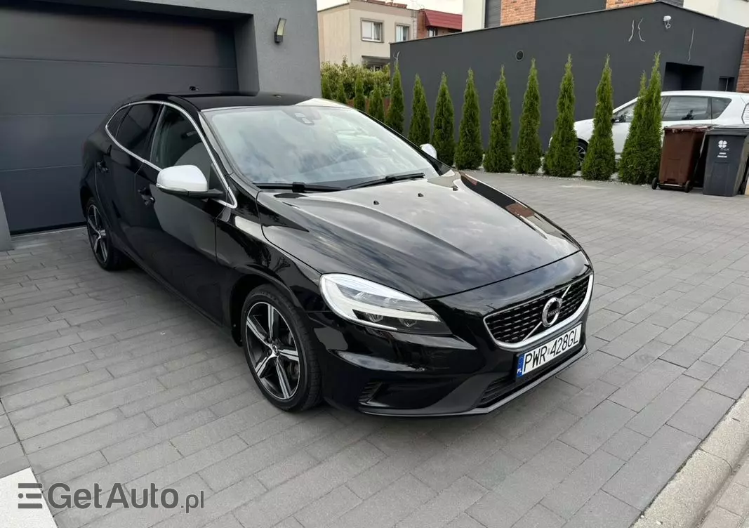 VOLVO V40 