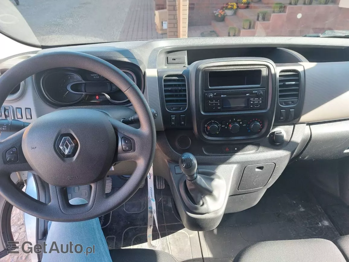 RENAULT Trafic 