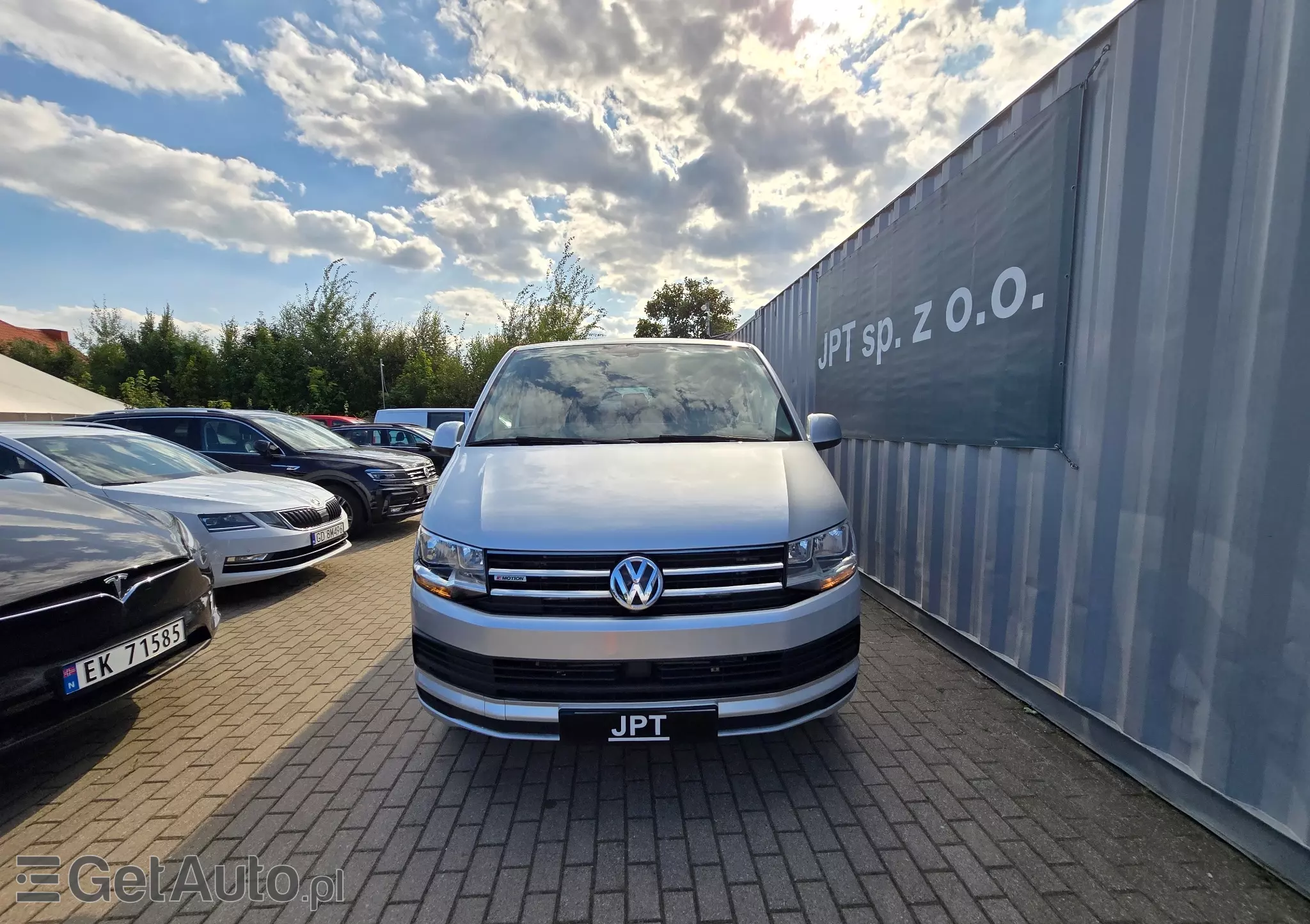 VOLKSWAGEN Caravelle 