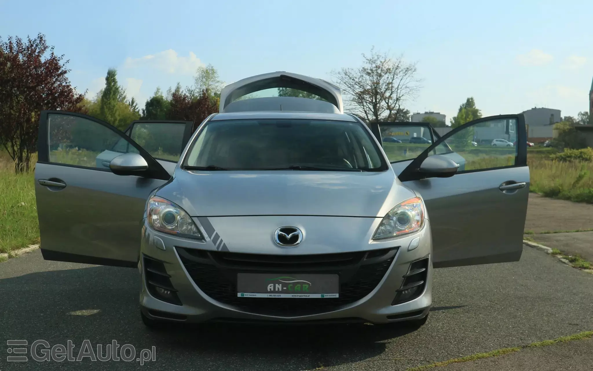 MAZDA 3 