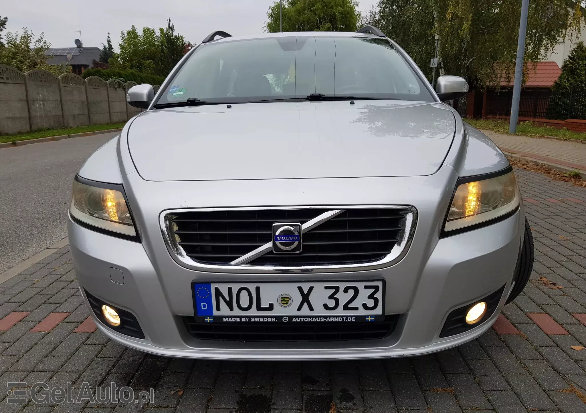 VOLVO V50 