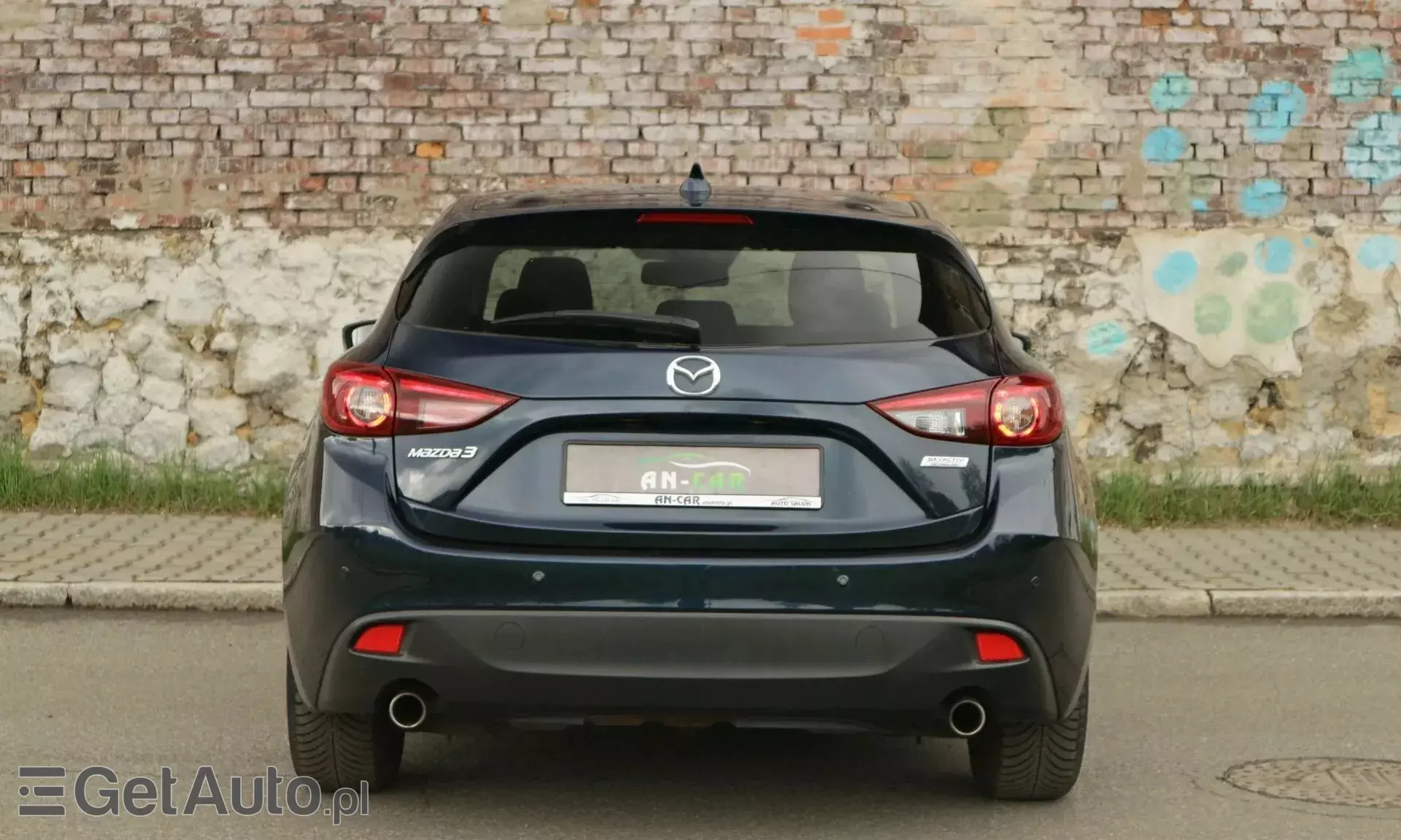 MAZDA 3 