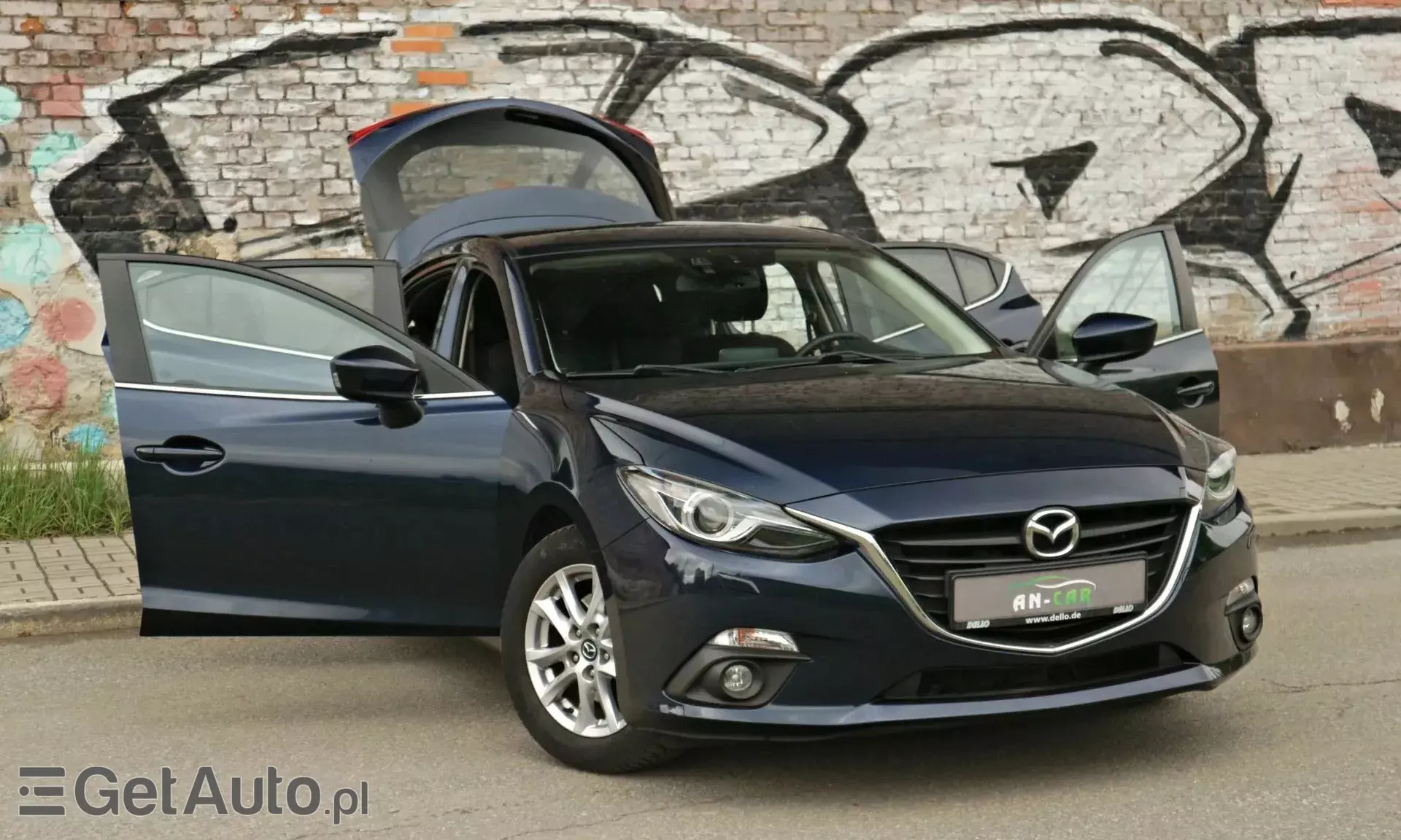 MAZDA 3 