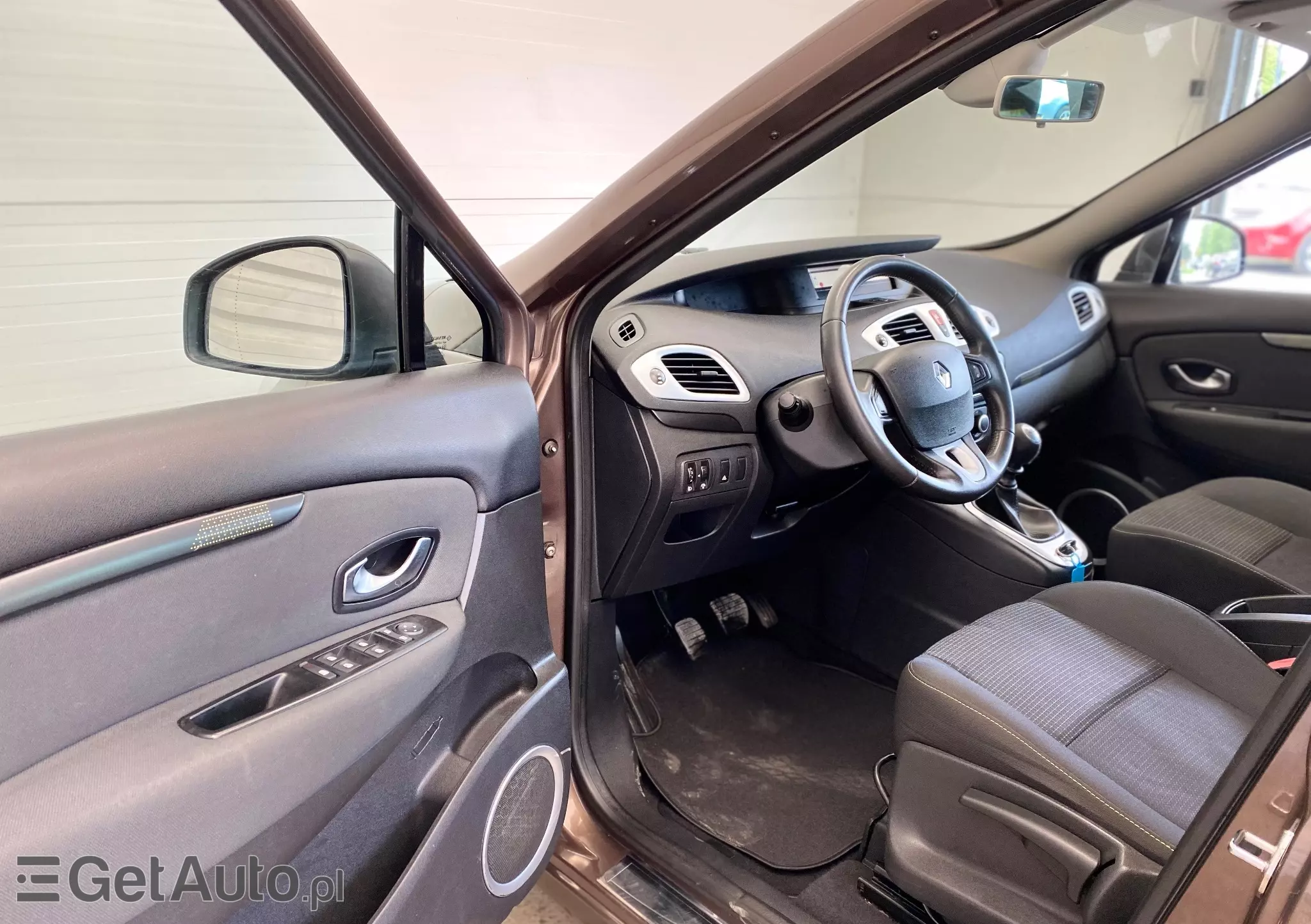 RENAULT Scenic Authentique 105