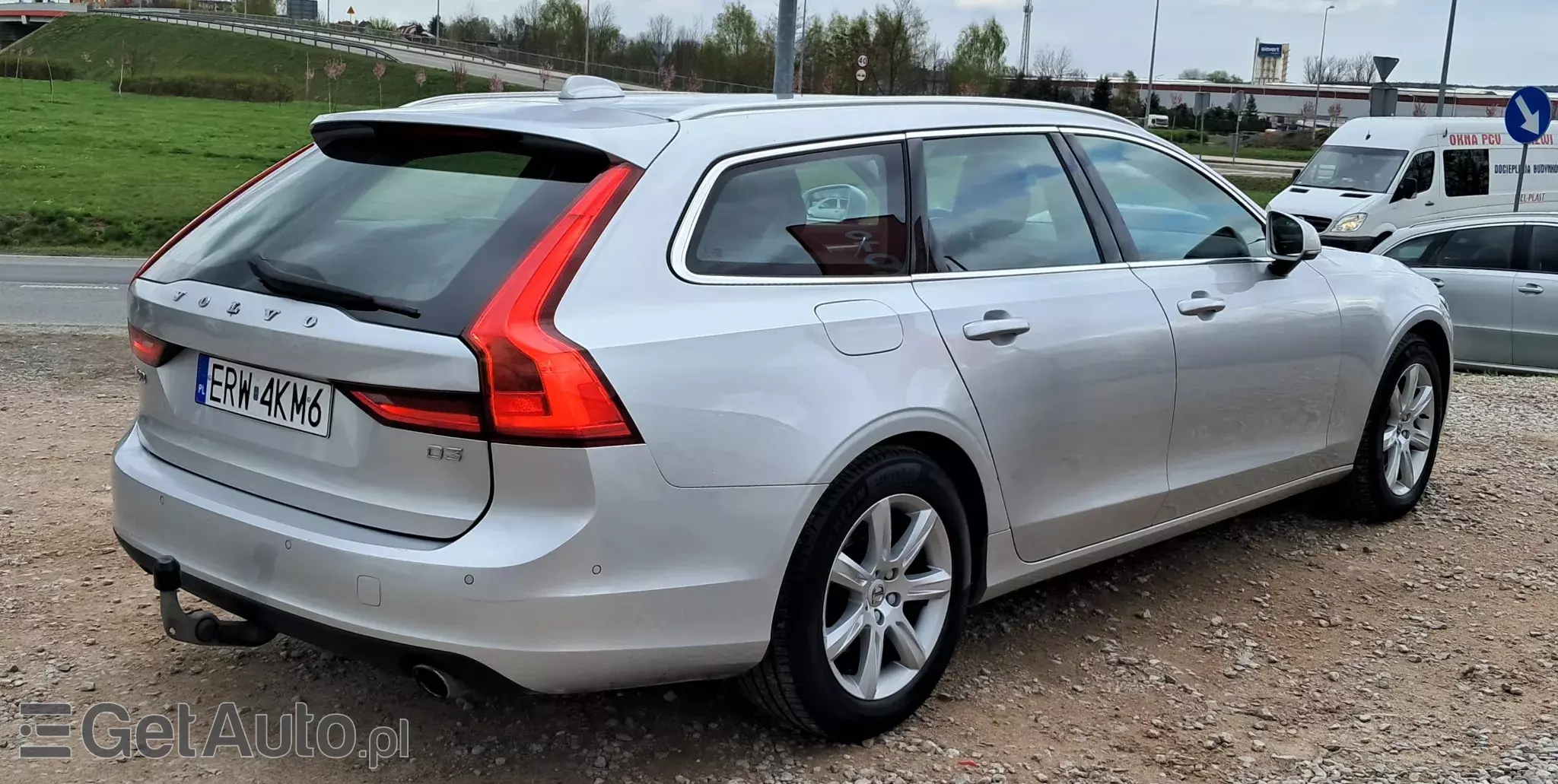 VOLVO V90 