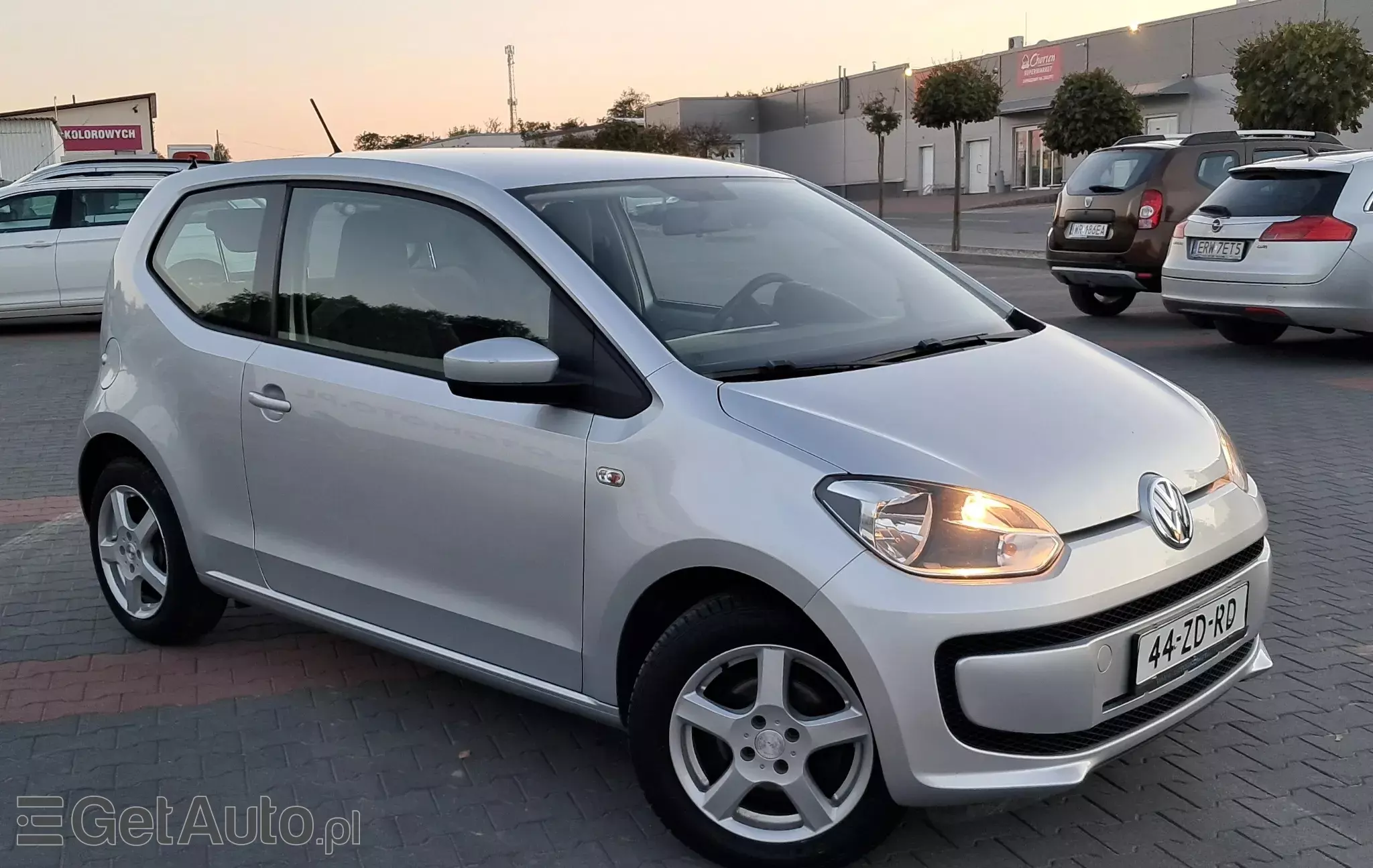 VOLKSWAGEN Up! High up!