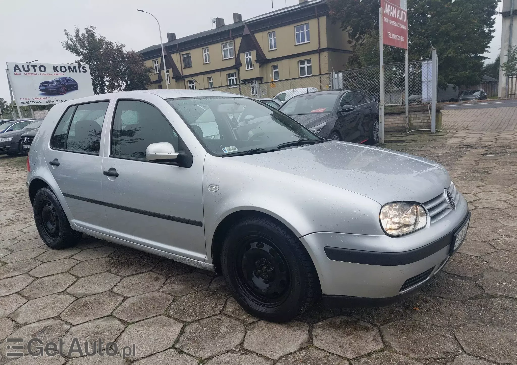 VOLKSWAGEN Golf Basis