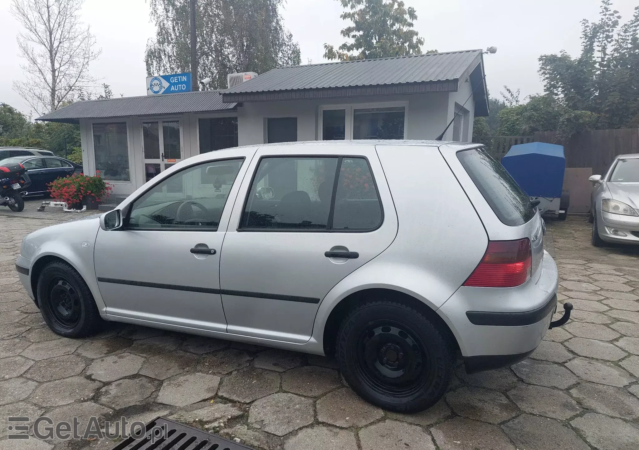 VOLKSWAGEN Golf Basis