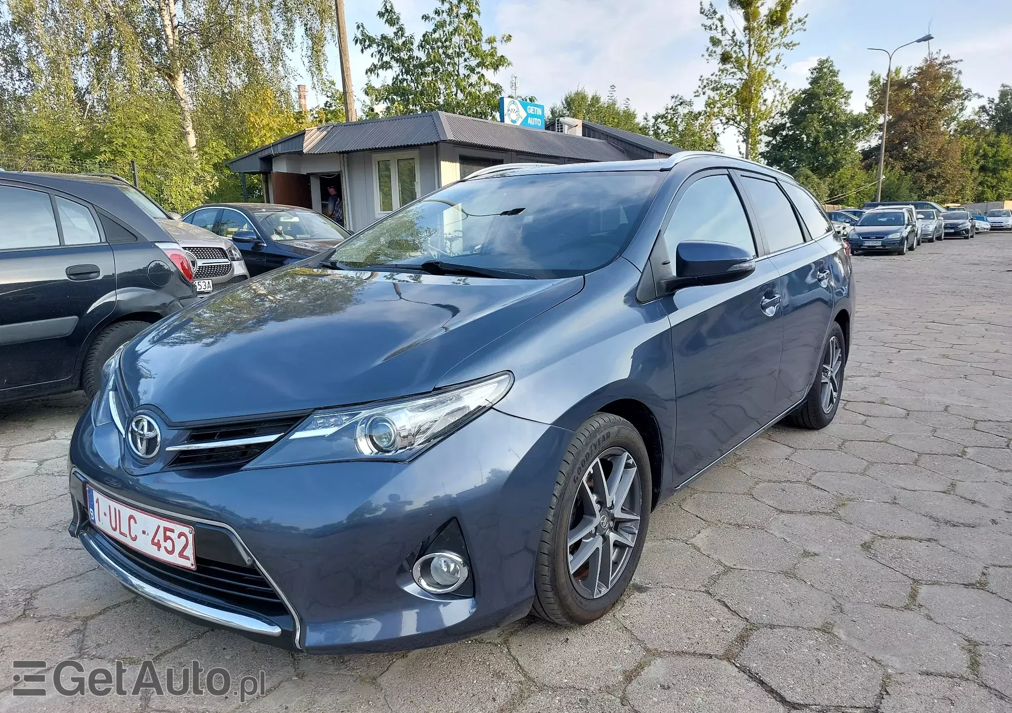 TOYOTA Auris 