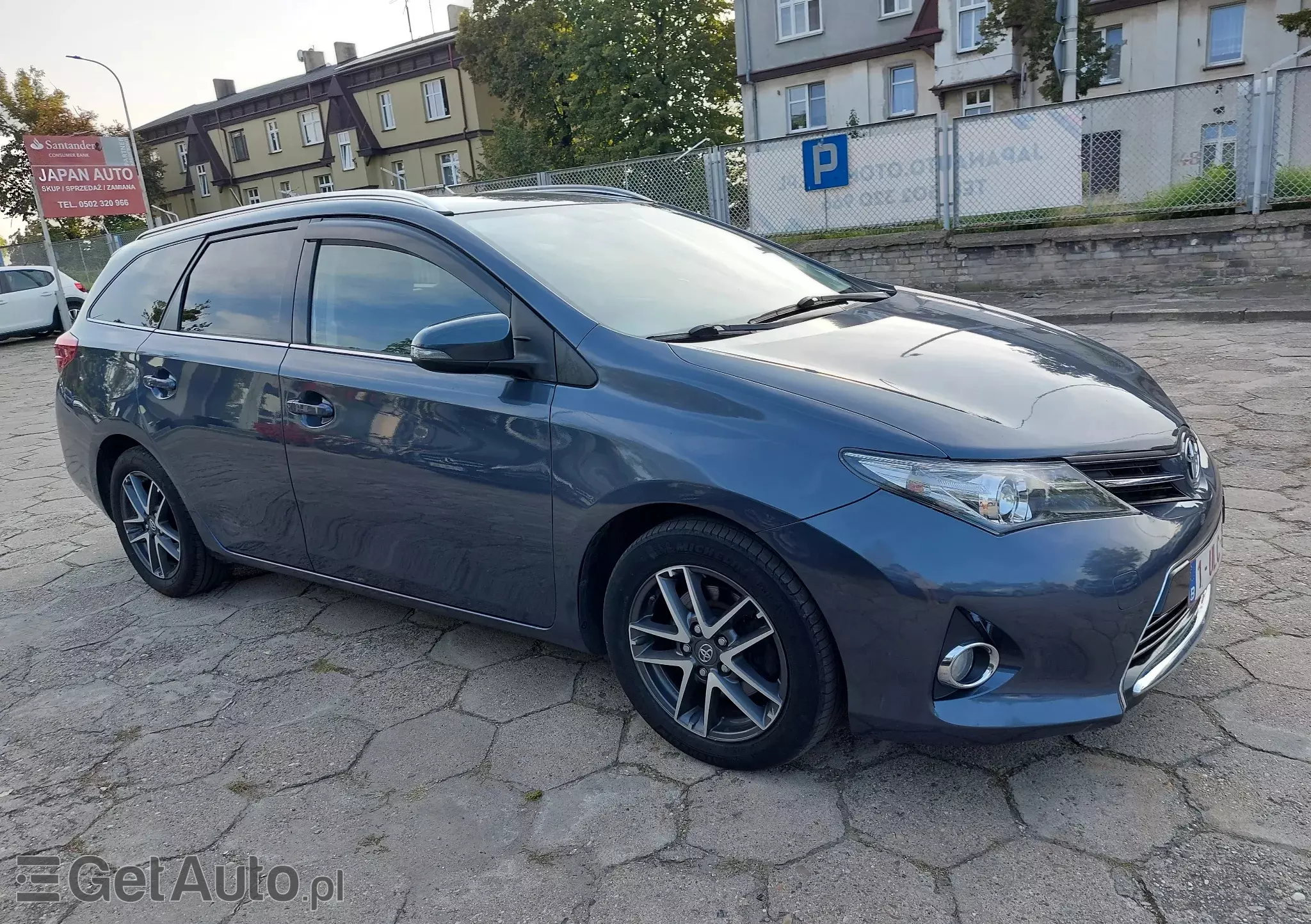 TOYOTA Auris 