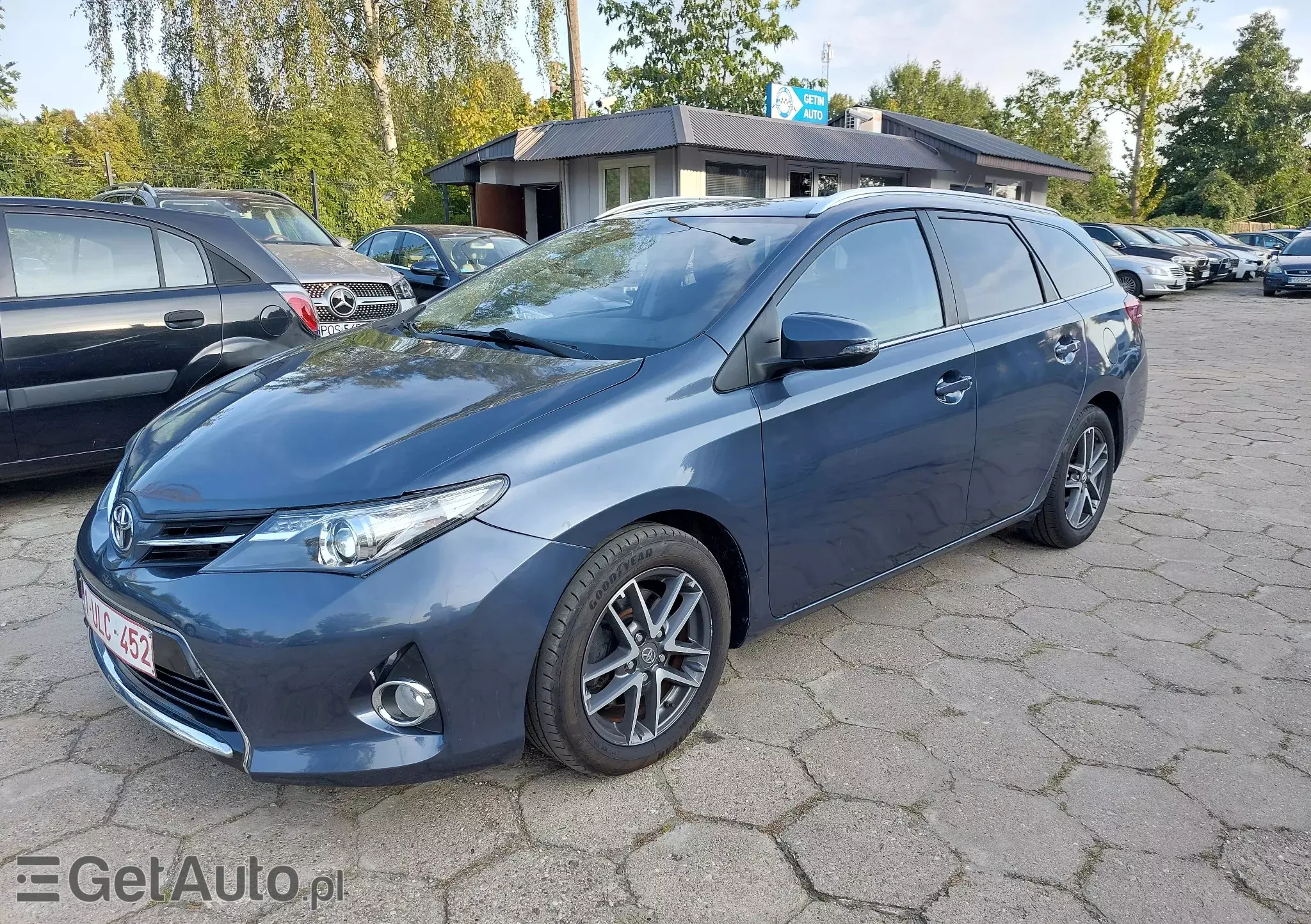 TOYOTA Auris 