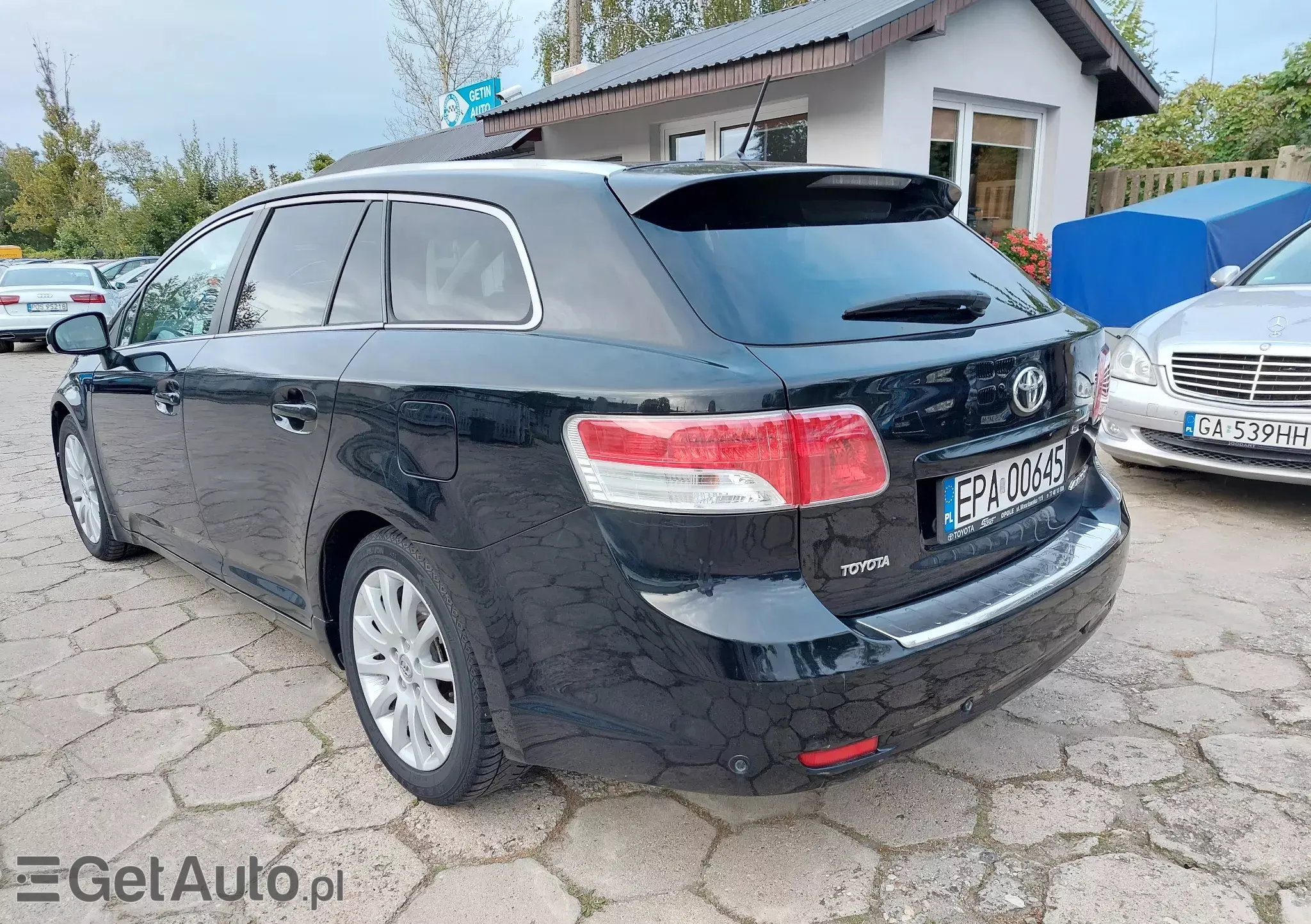 TOYOTA Avensis Premium