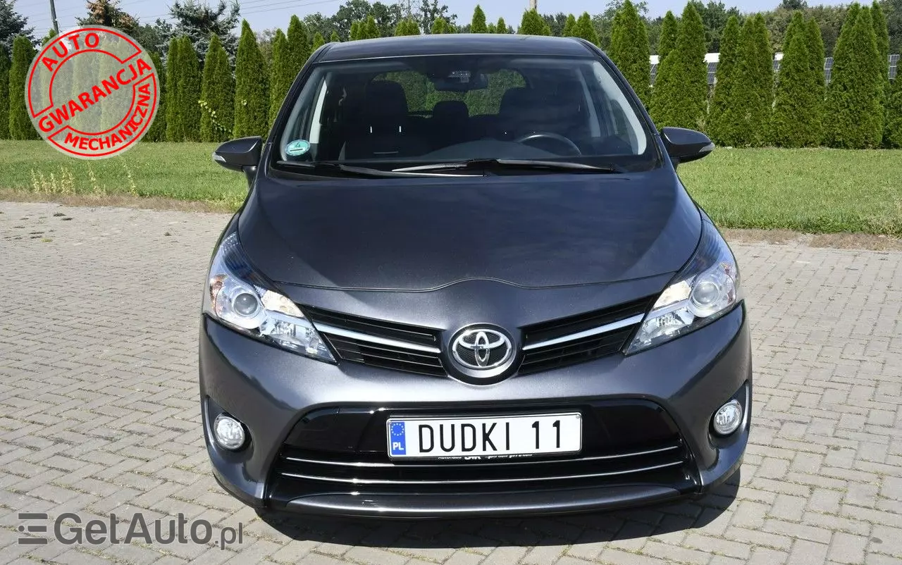 TOYOTA Verso 