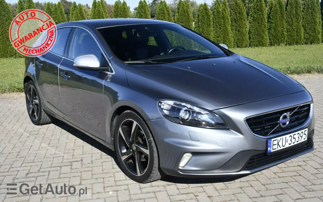 VOLVO V40 