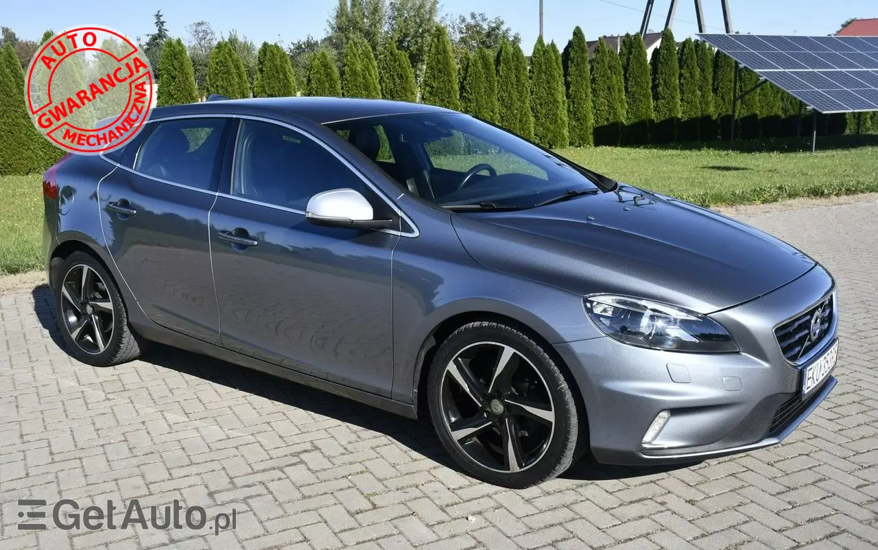 VOLVO V40 