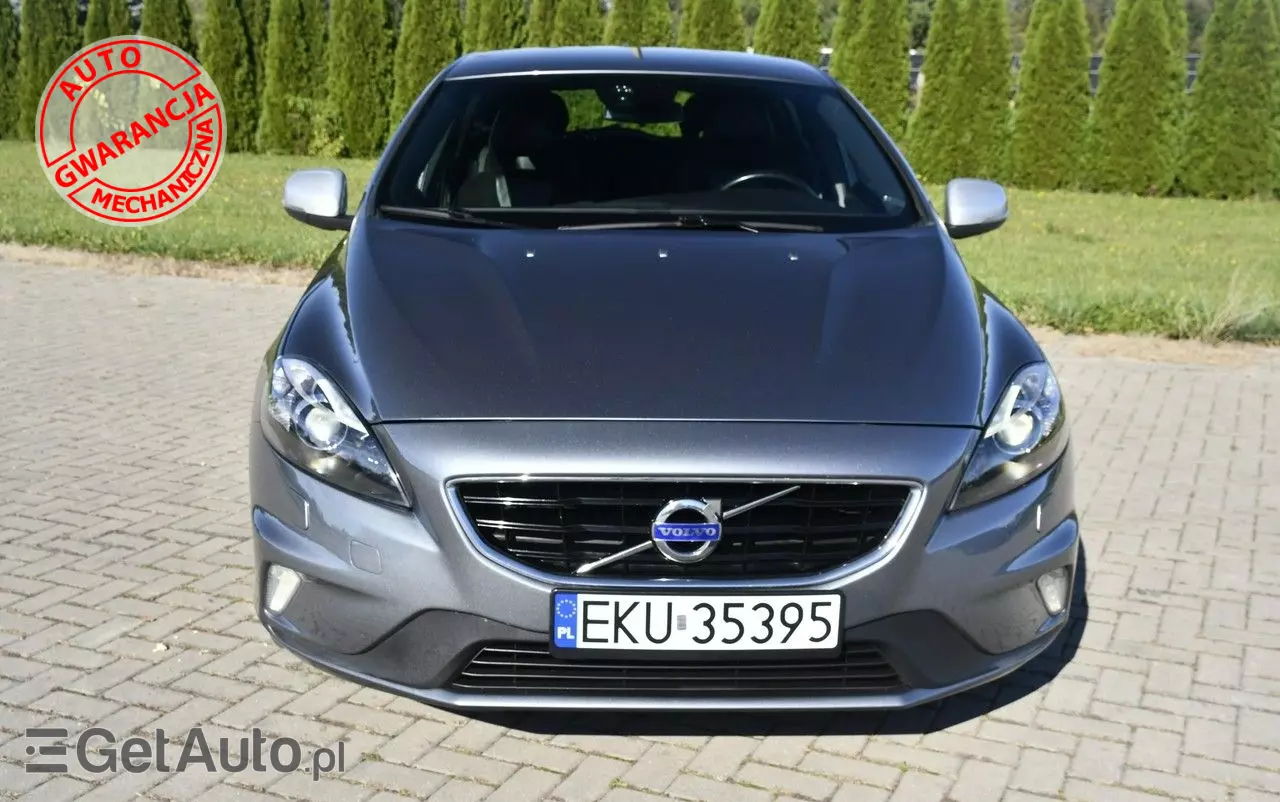 VOLVO V40 