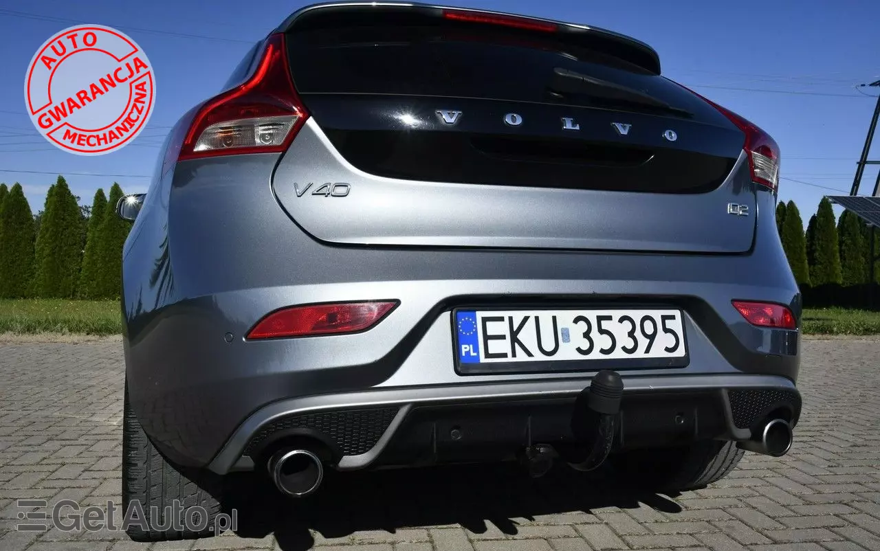 VOLVO V40 