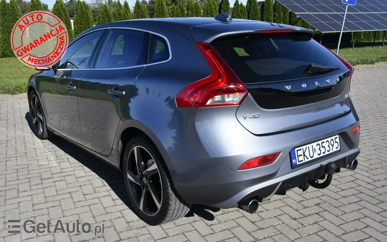 VOLVO V40 