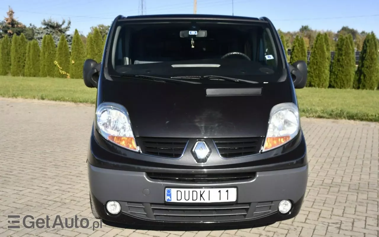 RENAULT Trafic 