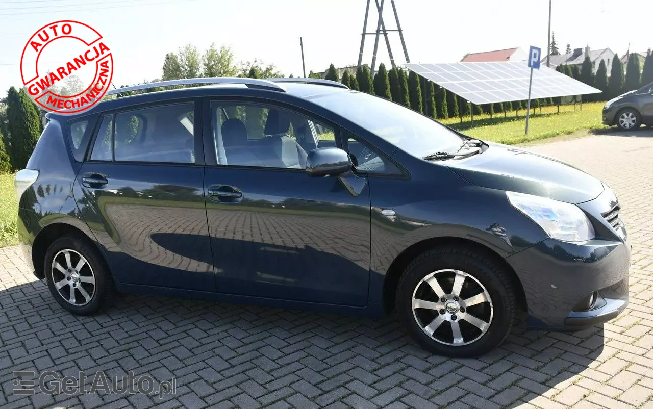 TOYOTA Verso 