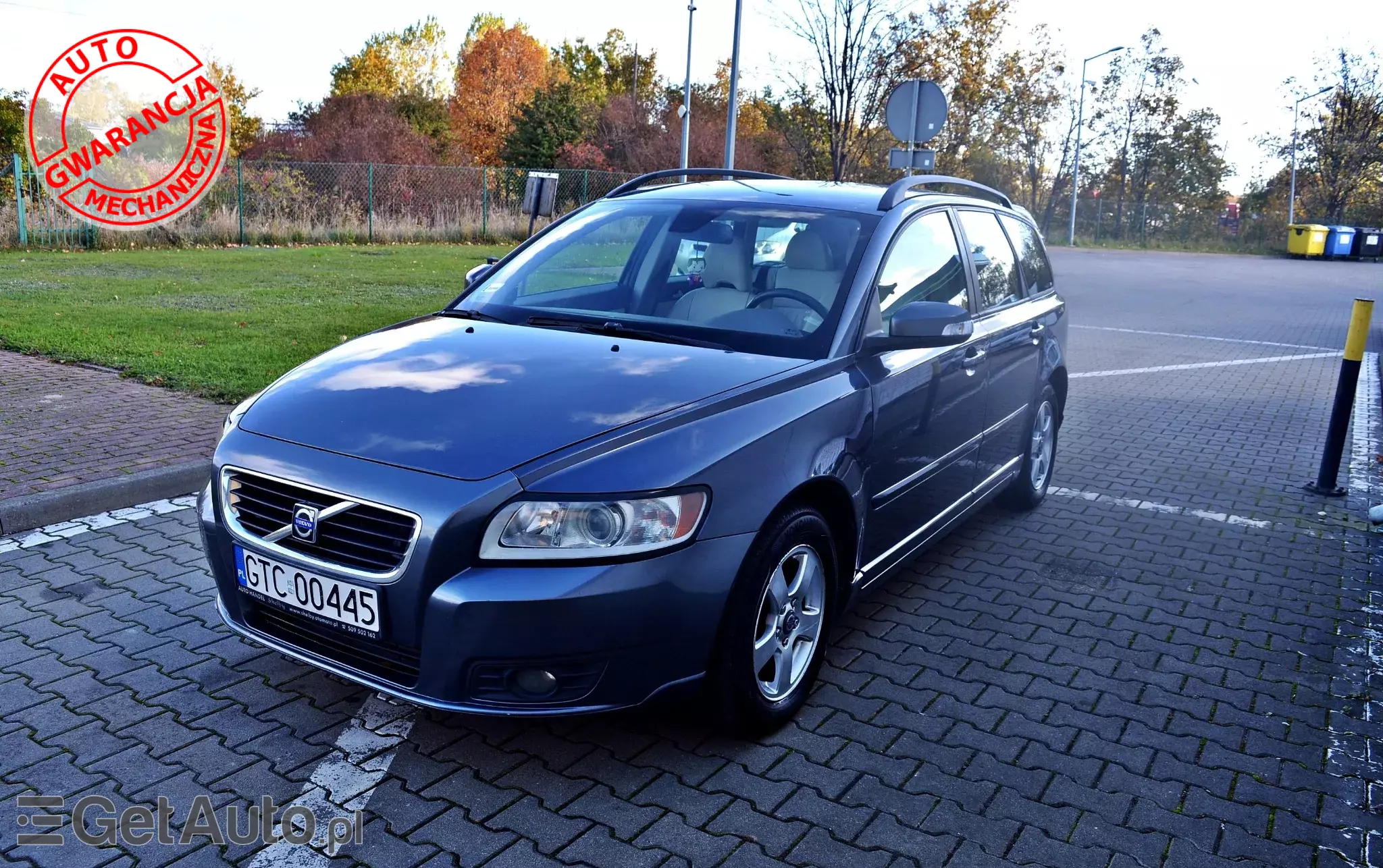 VOLVO V50 