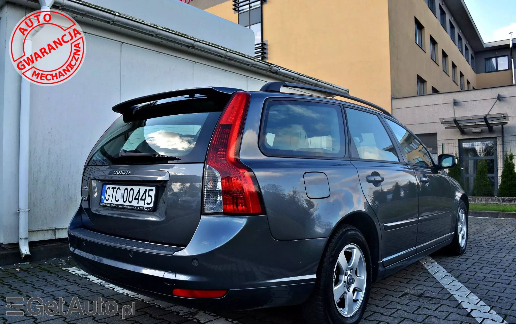 VOLVO V50 