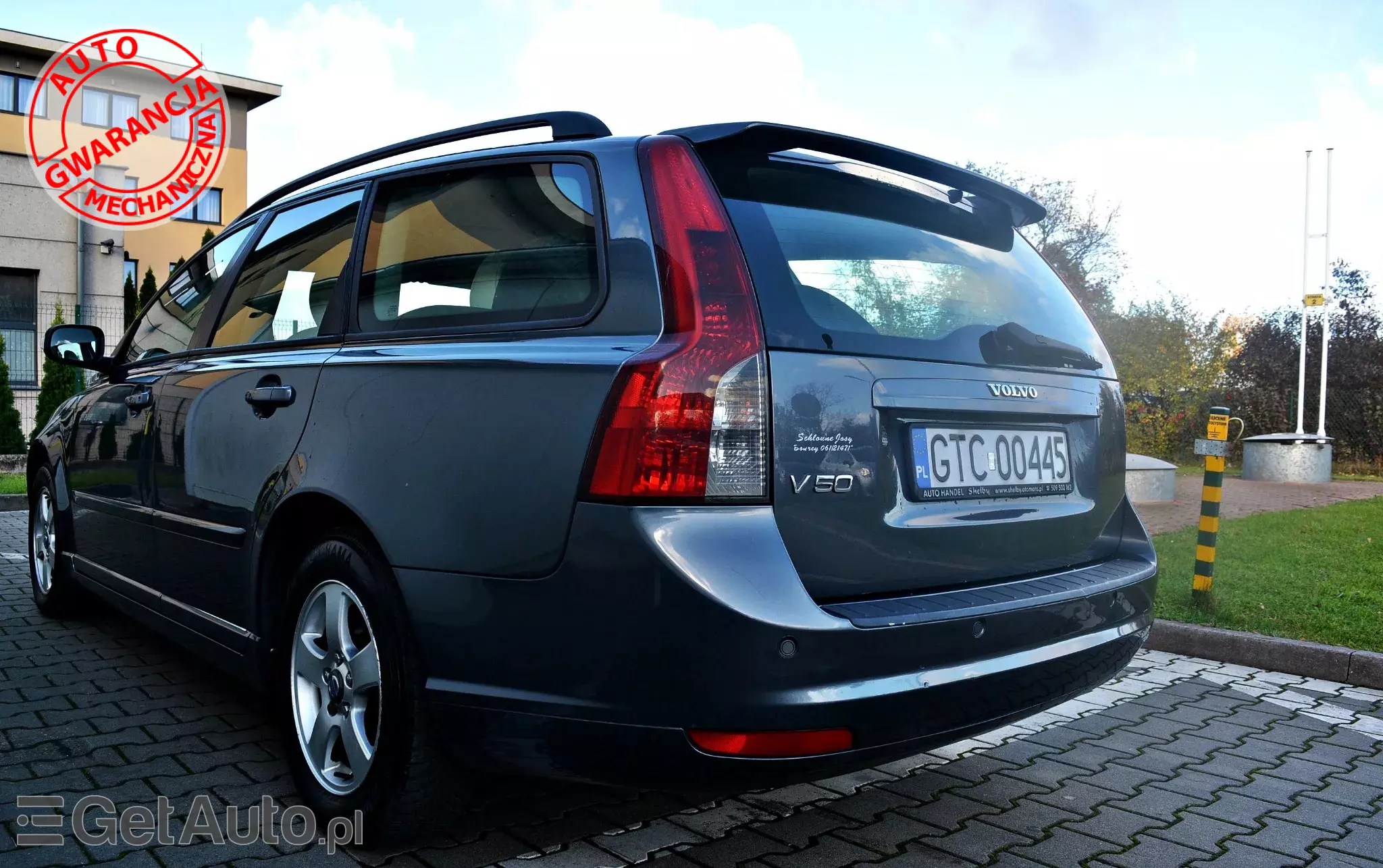 VOLVO V50 