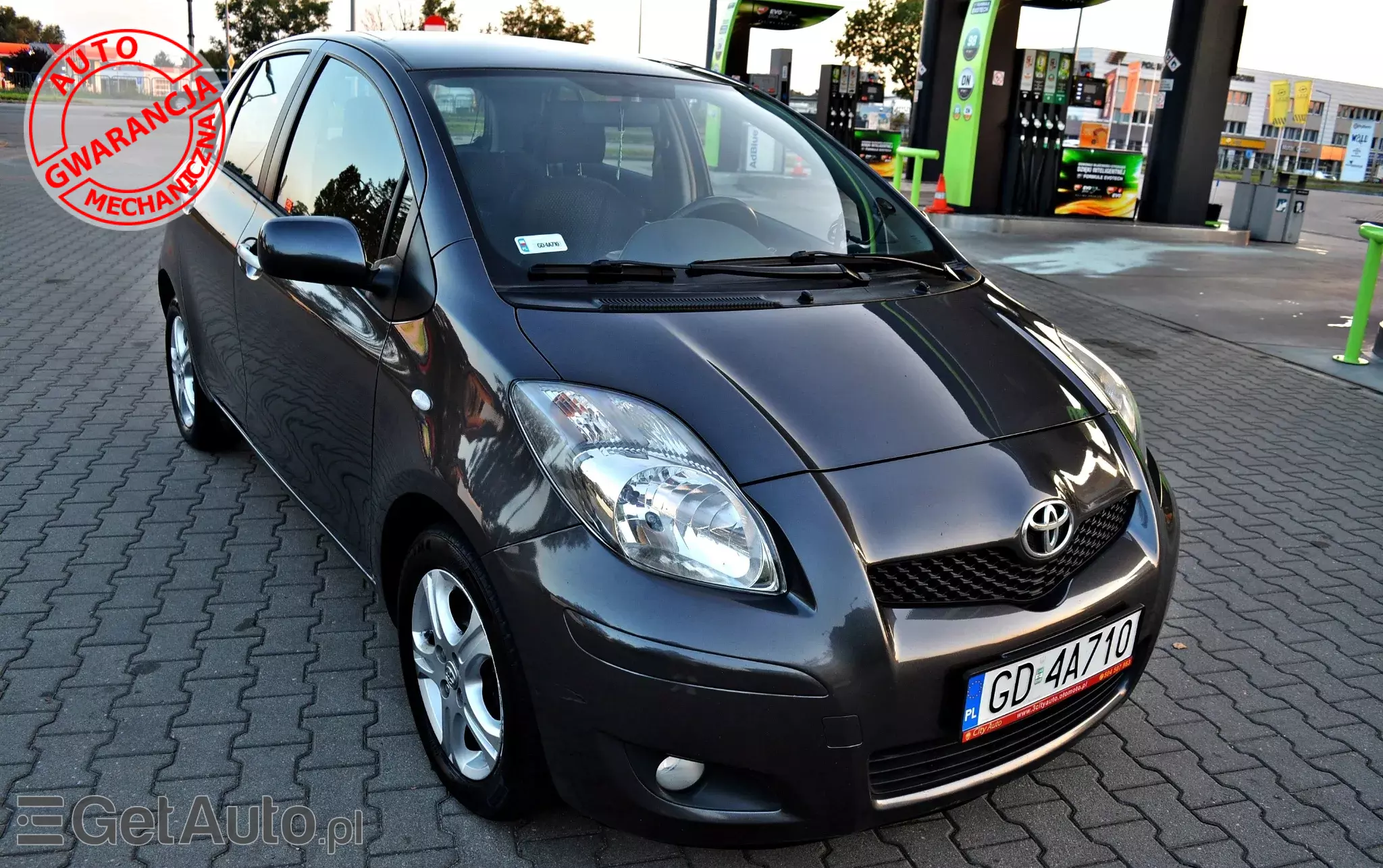 TOYOTA Yaris 